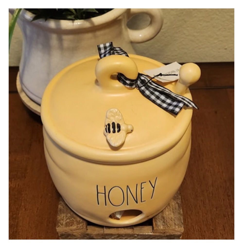 NEW Rae Dunn 'Honey' Honey Pot Shaped Bird House with Bee & Dipper Handle Figure - Picture 4 of 6